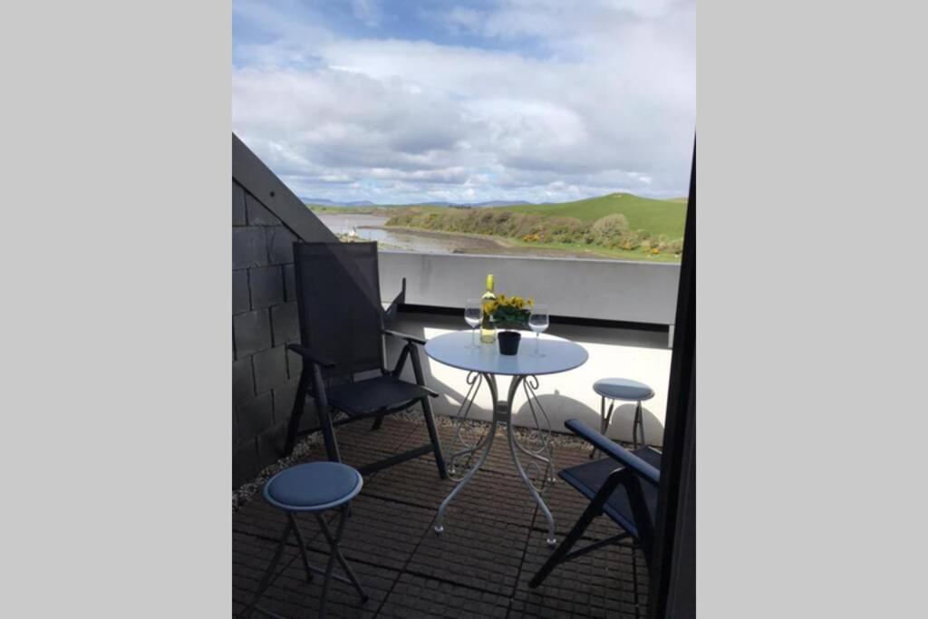 Appartement Clew Bay Balcony Views - Westport Quay Apt Extérieur photo