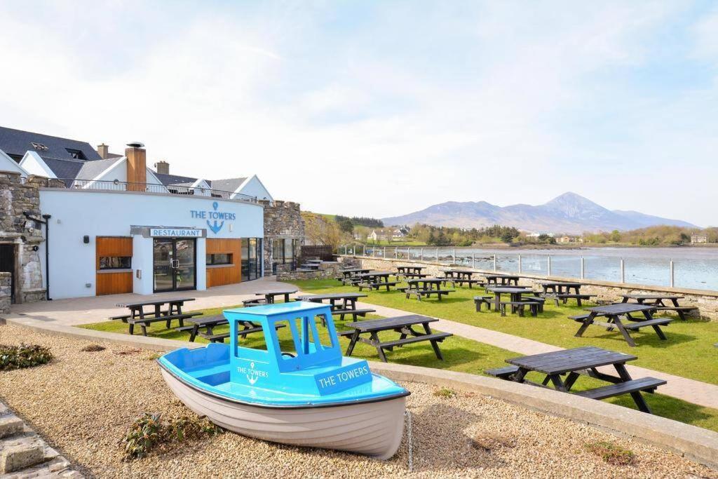 Appartement Clew Bay Balcony Views - Westport Quay Apt Extérieur photo